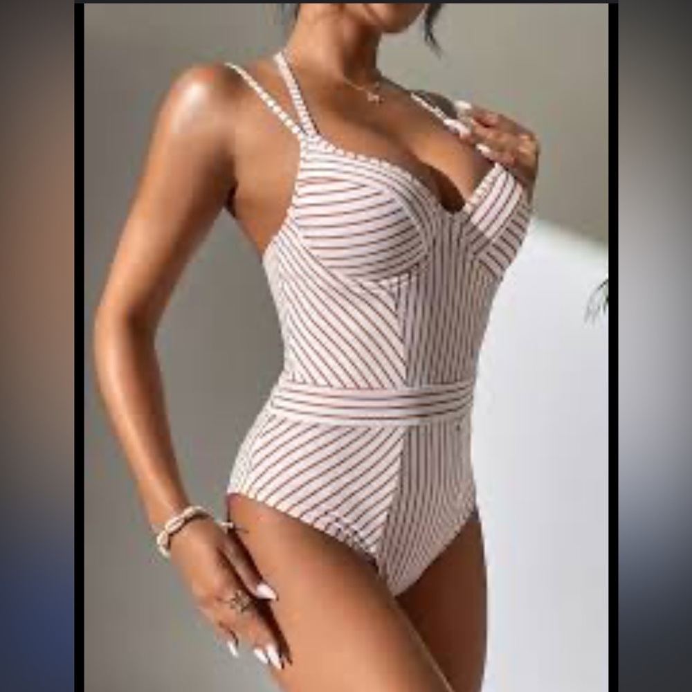 Womens striped print slim cutting cut swimsuit size medium new with tags